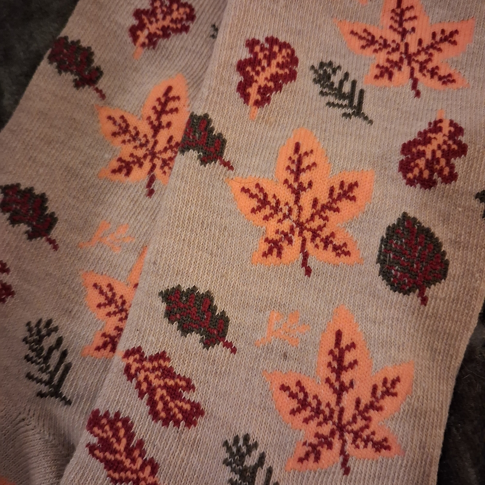 Autumn Leaf Patterned Socks - Picture 2 of 3